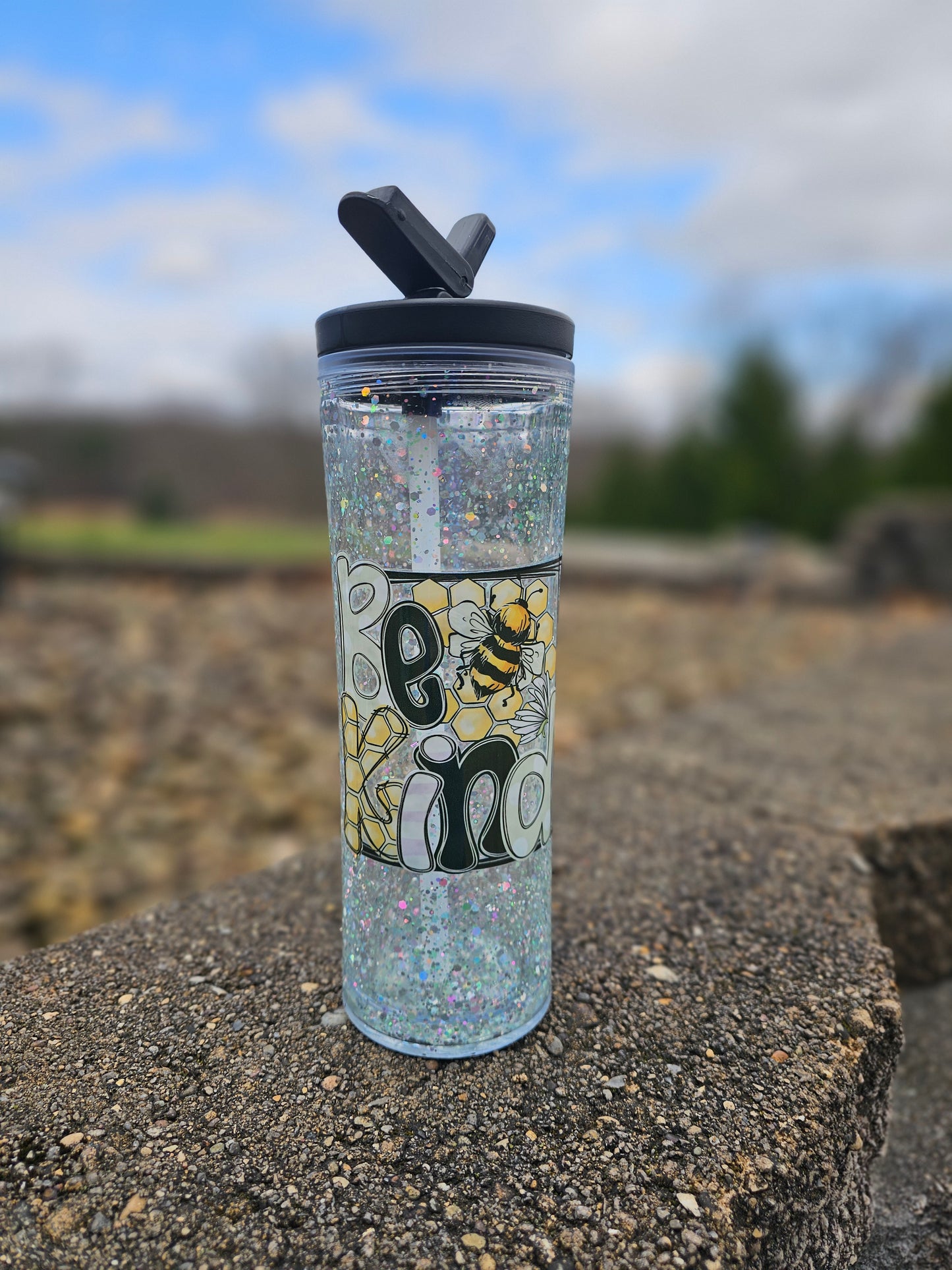 20oz 🐝utiful flip top