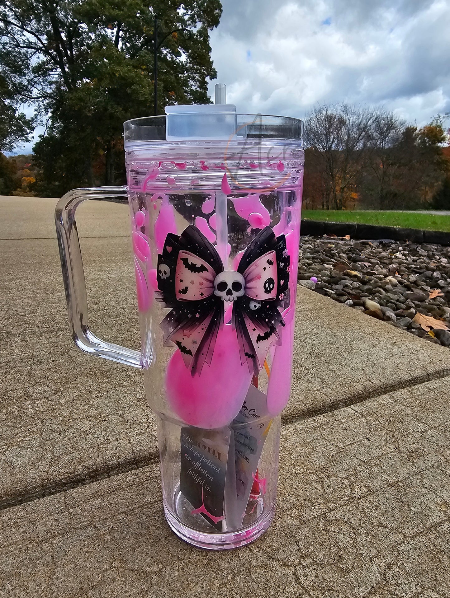 40oz skull n ribbon lava drip